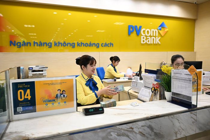 PVcomBank vừa phát hành 200 tỷ đồng trái phiếu kỳ hạn 10 năm với lãi suất trên 10%/năm. Ảnh: HA