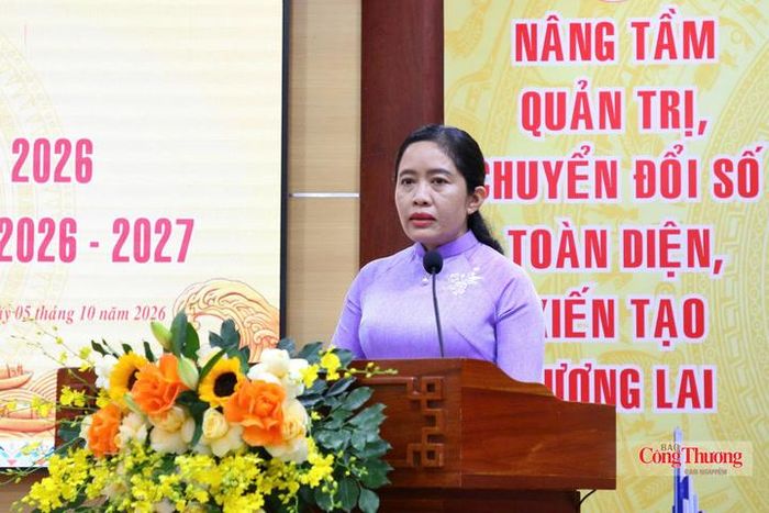 Bà Lê Thị Thanh Xuân, Giám đốc Sở Giáo dục và Đào tạo Đắk Lắk phát biểu tại hội nghị.