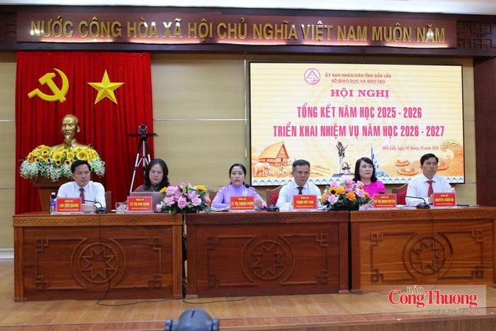 Lãnh đạo Sở Giáo dục và Đào tạo tỉnh Đắk Lắk yêu cầu tuyệt đối không chạy theo tỉ lệ lên lớp hay tỉ lệ tốt nghiệp ảo.