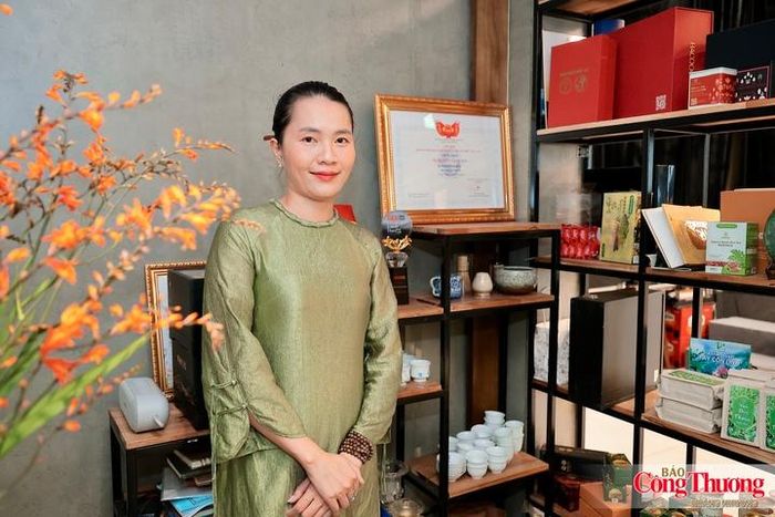 Tháng 6/2026, chị được Trung ương Hội Nghệ nhân và Thương hiệu Việt Nam chứng nhận là Nghệ nhân quốc gia ngành nghề Văn hóa trà.