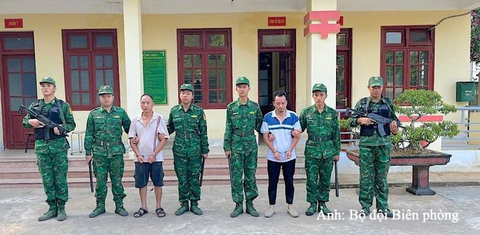 Đối tượng Ly Thền Hồ và Sùng Văn Quang tại cơ quan chức năng.