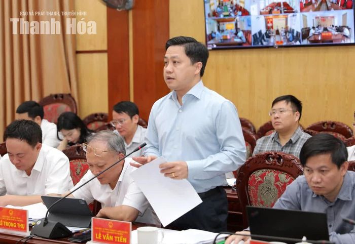 Giám đốc Sở Nông nghiệp và Môi trường Lê Văn Tiến phát biểu tại hội nghị.