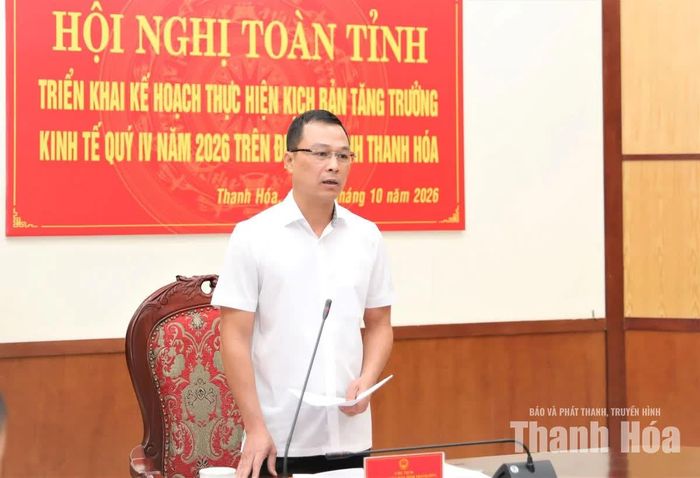 Chủ tịch UBND tỉnh Tô Anh Dũng phát biểu chỉ đạo tại hội nghị.