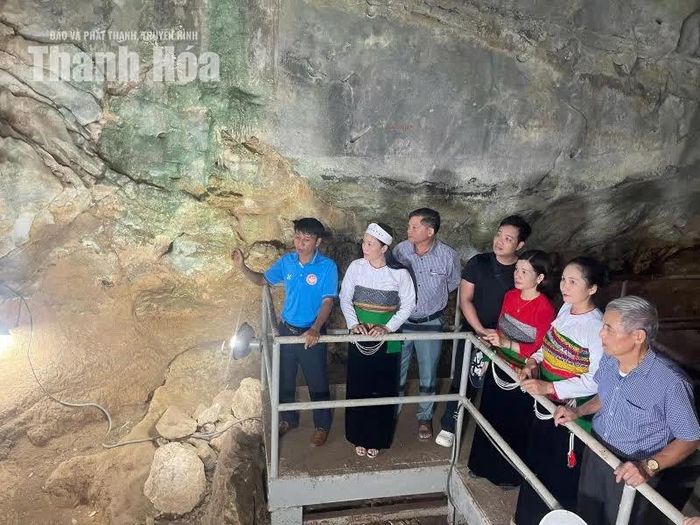 Thời gian qua, xã Thành Vinh đẩy mạnh công tác tuyên truyền đến các tầng lớp Nhân dân. Công tác quản lý và bảo vệ di tích hang Con Moong được UBND xã thực hiện nghiêm túc. Địa phương đã luôn quan tâm bảo vệ nghiêm ngặt đối với Khu vực I và Khu vực II theo mốc đã khoanh vùng, ngăn chặn triệt để các hành vi xâm hại lòng hang và tầng văn hóa.