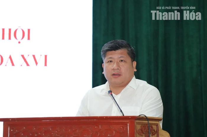 Lãnh đạo Sở Nông nghiệp và Môi trường giải trình theo thẩm quyền ý kiến, kiến nghị của cử tri.
