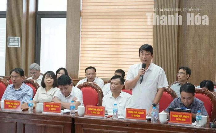 Bí thư Đảng ủy, Chủ tịch HĐND xã An Nông Nguyễn Việt Ba phát biểu ý kiến tại buổi làm việc.