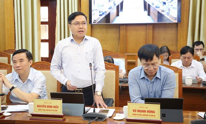  Giám đốc Sở Tài chính báo cáo về tình hình kinh tế - xã hội của thành phố tháng 9 và 9 tháng năm 2026.  