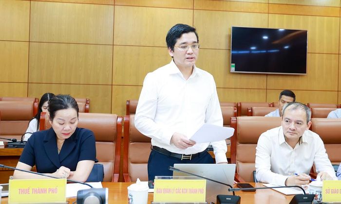  Đại diện Ban Quản lý các khu công nghiệp thành phố nêu ý kiến. 