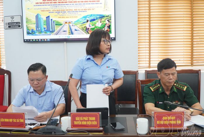 Lãnh đạo Báo và phát thanh, truyền hình Điện Biên phát biểu tham gia ý kiến.