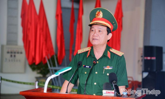 Trung tướng Hồ Văn Thái phát biểu tại Lễ dâng hoa, dâng hương và bàn giao 15.401 mẫu hài cốt liệt sĩ.