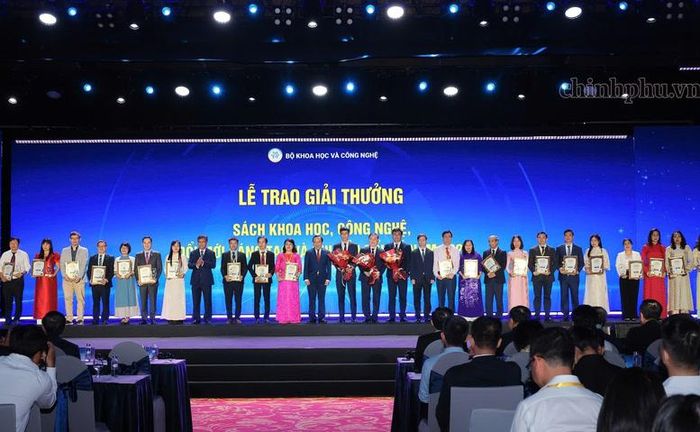 Lễ trao Giải thưởng Sách khoa học, công nghệ, đổi mới sáng tạo và chuyển đổi số năm 2026 - Ảnh: chinhphu.vn/Thu Giang