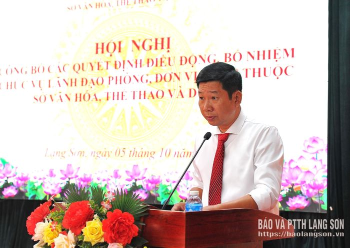 Lãnh đạo Ban Quản lý Công viên địa chất toàn cầu UNESCO Lạng Sơn và Xúc tiến Du lịch tỉnh phát biểu nhận nhiệm vụ