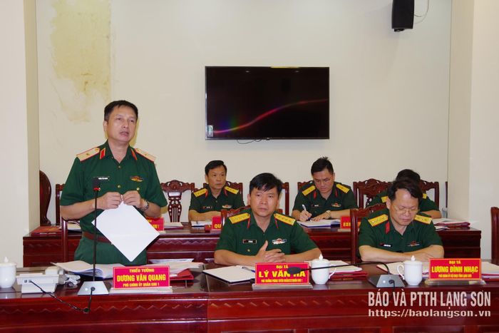 Thiếu tướng Dương Văn Quang, Phó Chính ủy Quân khu 1 phát biểu kết luận hội nghị