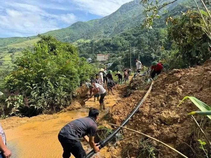 Một điểm sạt lở trên tuyến đường Thanh Phú - Suối Thầu, thuộc địa bàn xã Mường Bo. (Ảnh do UBND xã cung cấp)