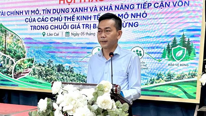 Lãnh đạo Liên hiệp các Hội Khoa học và Kỹ thuật tỉnh Lào Cai phát biểu tại hội thảo.