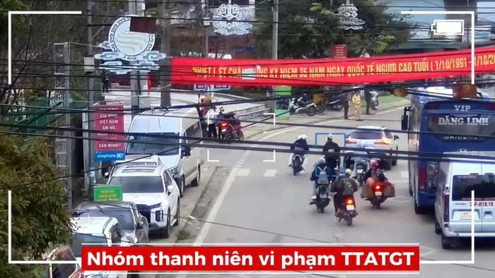 Hình ảnh nhóm thanh thiếu niên vi phạm trật tự, an toàn giao thông được ghi lại qua hệ thống camera giao thông.