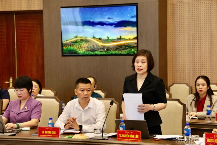 Lãnh đạo và đại biểu Đại học Thái Nguyên phát biểu tại buổi làm việc.