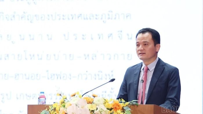 Đồng chí Giàng Quốc Hưng - Ủy viên Ban Thường vụ Tỉnh ủy, Phó Chủ tịch UBND tỉnh Lào Cai phát biểu tại buổi lễ.