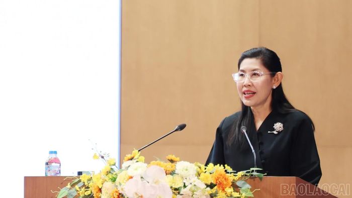 Bà U-ra-wa-đi Xỉ-phi-rôm – Đại sứ Đặc mệnh toàn quyền Vương quốc Thái Lan tại Việt Nam phát biểu tại buổi lễ.