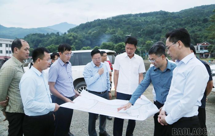 Kiểm tra khu vực quy hoạch sản xuất công nghiệp Bản Qua, xã Bát Xát.