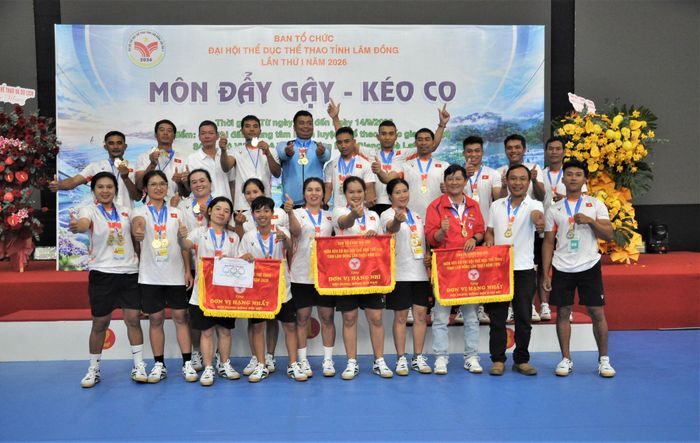 Thi đấu xuất sắc tại Đại hội TDTT tỉnh Lâm Đồng, 2 đội kéo co nam - nữ Ka Ming chủ yếu là các nông dân trồng cà phê tại Di Linh
