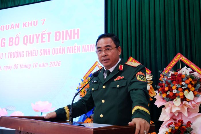 Thiếu tướng Lê Xuân Bình, Phó Tư lệnh kiêm Tham mưu trưởng Quân khu 7 phát biểu chỉ đạo