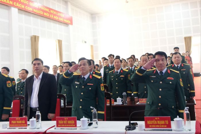Đại diện lãnh đạo Trường Thiếu sinh quân miền Nam, Bộ Chỉ huy Quân sự tỉnh và các sở, ngành tham dự lễ công bố