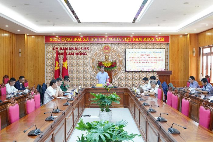 Quang cảnh buổi làm việc