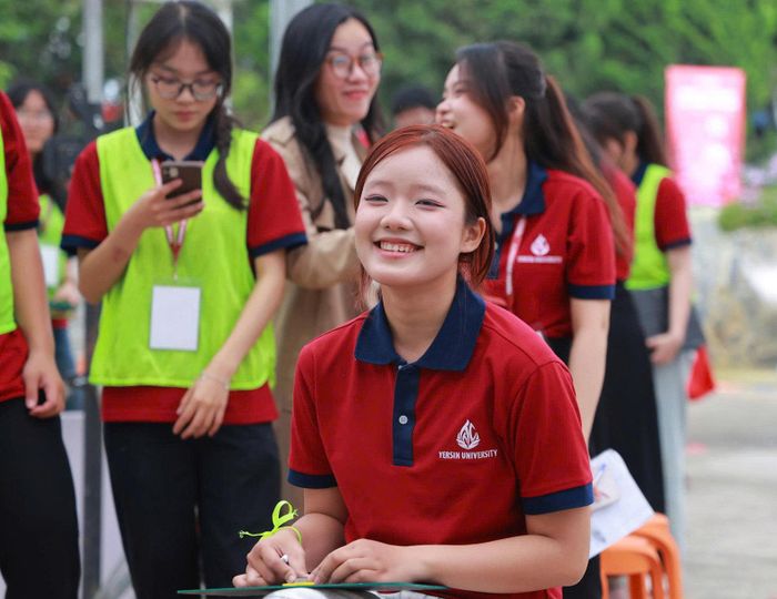 Tân sinh viên Trần Kỳ Gia Hân, Trường Đại học Yersin Đà Lạt bày tỏ cảm xúc trong ngày hội