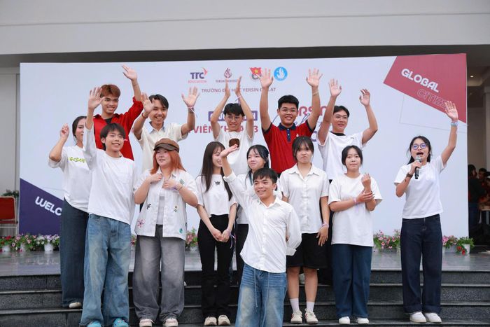 Sinh viên Trường Đại học Yersin Đà Lạt tham gia sôi nổi các hoạt động trong ngày hội 