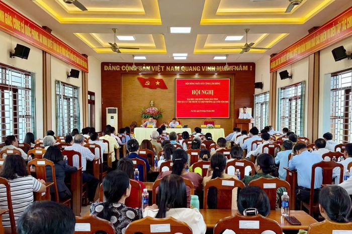 Quang cảnh hội nghị tiếp xúc cử tri tại xã Đạ Tẻh (Ảnh: Hưng Thịnh)