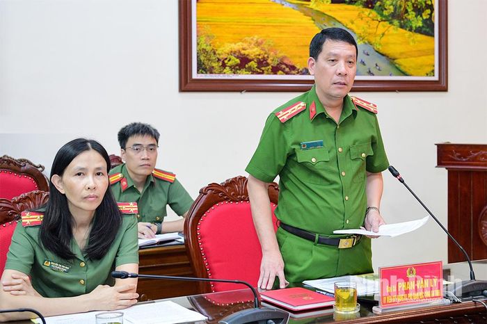 Lãnh đạo Công an tỉnh phát biểu tại buổi làm việc.