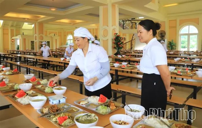 Đảm bảo các quy trình cho bữa ăn đối với người lao động tại Công ty TNHH Nghiên cứu kỹ thuật R Việt Nam.