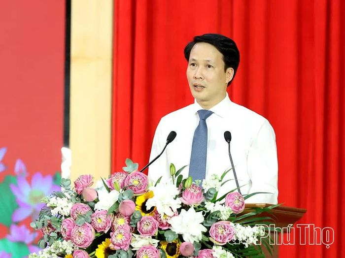 Đồng chí Phan Thanh Nam – Phó Trưởng Ban Tổ chức Tỉnh ủy phát biểu đề dẫn hội thảo.