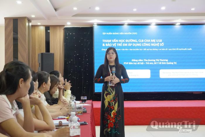 Trong ngày đầu tiên, giảng viên truyền đạt kiến thức nền và các kỹ năng cốt lõi - Ảnh: H.L