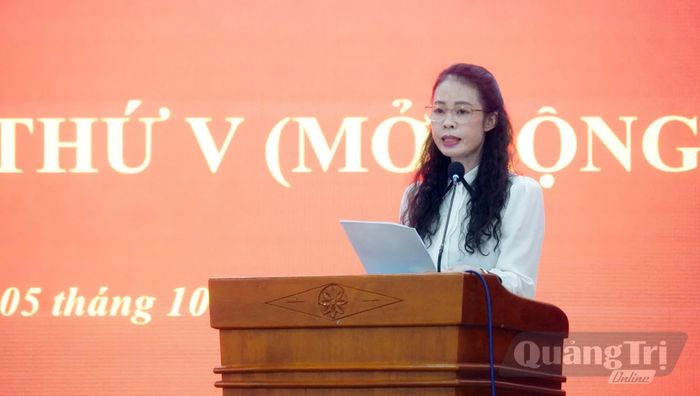 Đại diện Đảng ủy các cơ quan Đảng tỉnh trình bày báo cáo kết quả thực hiện nhiệm vụ quý III, triển khai nhiệm vụ quý IV/2026 - Ảnh: N.M