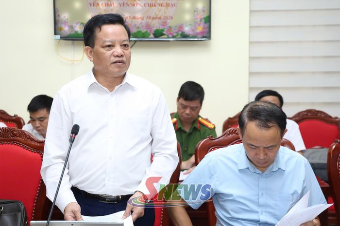 Lãnh đạo Ban Quản lý Dự án đầu tư xây dựng các công trình giao thông tỉnh phát biểu tại cuộc làm việc.