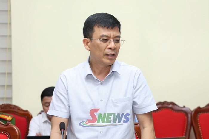 Đồng chí Giám đốc Sở Xây dựng phát biểu tại cuộc làm việc.