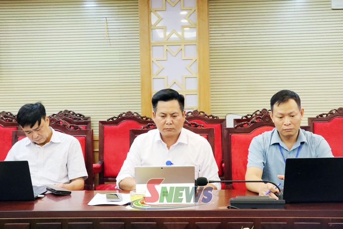 Đại biểu dự cuộc họp.