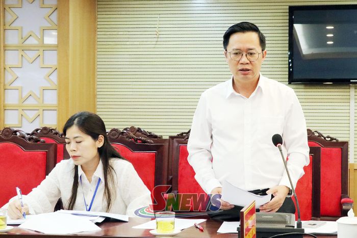 Lãnh đạo Sở Tài chính phát biểu tại cuộc họp.