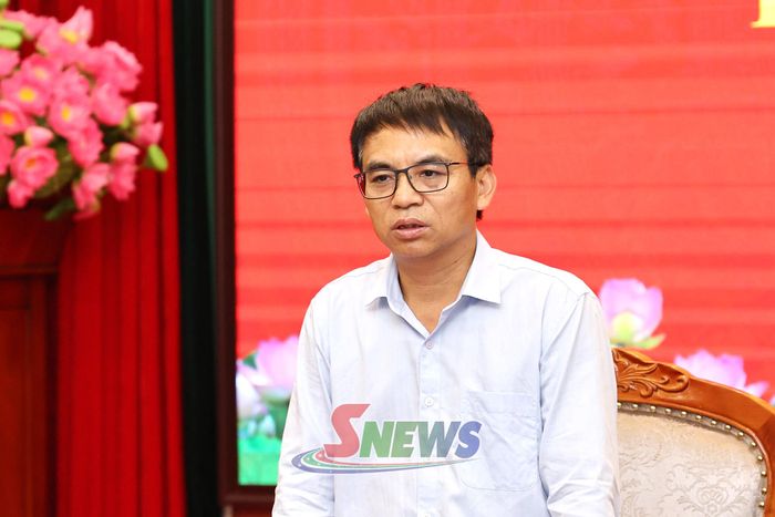 Đồng chí Nguyễn Minh Tiến, Phó Chủ tịch UBND tỉnh, phát biểu tại cuộc làm việc