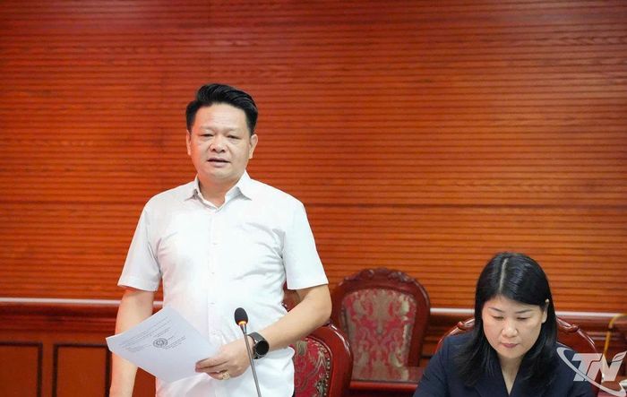 Lãnh đạo phường Bắc Kạn báo cáo, làm rõ một số nội dung.