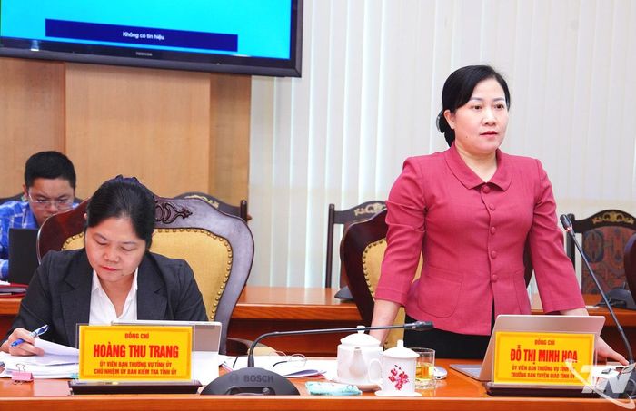 Đồng chí Đỗ Thị Minh Hoa, Ủy viên Ban Thường vụ, Trưởng Ban Tuyên giáo Tỉnh ủy, phát biểu tại Hội nghị.
