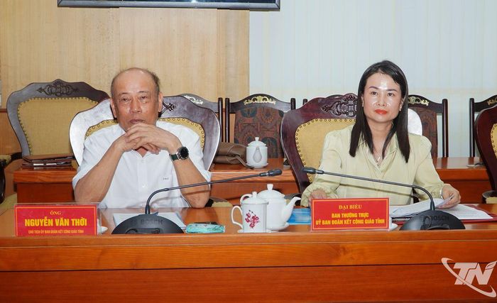 Đại biểu dự Hội nghị.