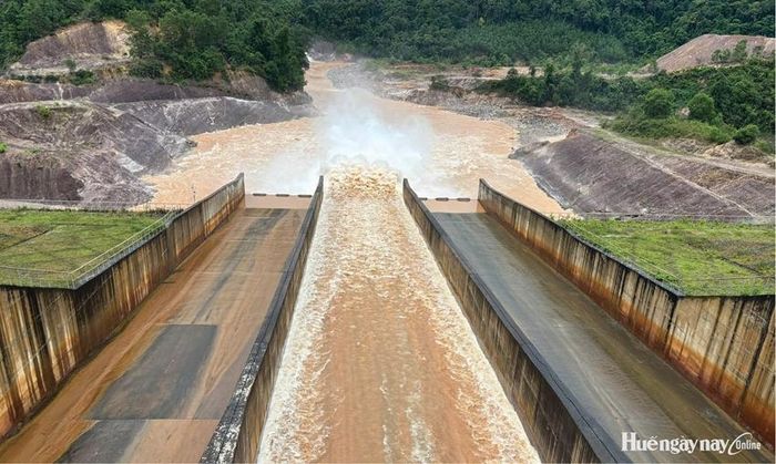  Đập thủy điện thuộc A Lin 3 điều tiết về hạ du với lưu lượng có thể đạt 400m3/s từ ngày 5/10.