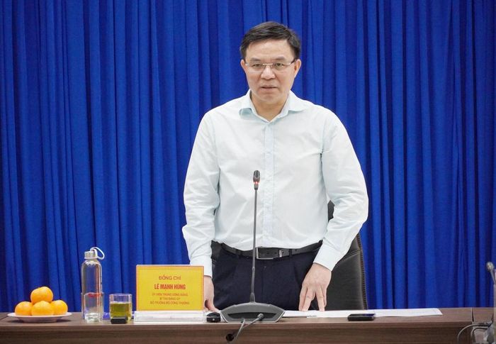 Bộ trưởng Lê Mạnh Hùng phát biểu tại buổi làm việc. Ảnh: quangtri.gov.vn