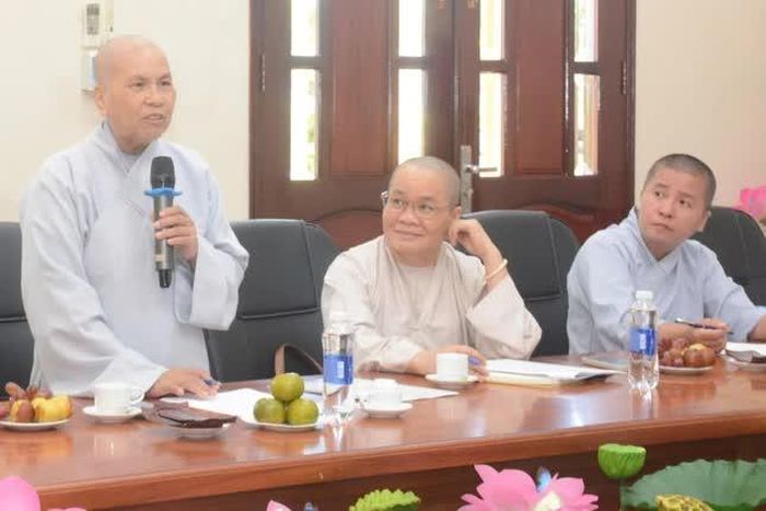 Đại diện chư Ni phát biểu ý kiến