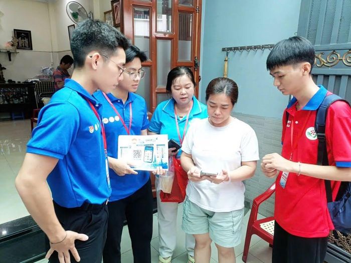 Phổ cập kỹ năng số đang chuyển từ những lớp hướng dẫn tập trung sang các mô hình gần với đời sống.