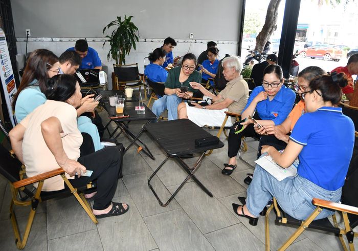 Mô hình “Cà phê số” đưa hoạt động phổ cập kỹ năng số vào không gian sinh hoạt thường ngày.