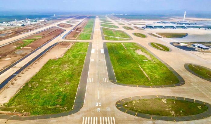 Đường cất hạ cánh, đường lăn sân đỗ sân bay Long Thành.